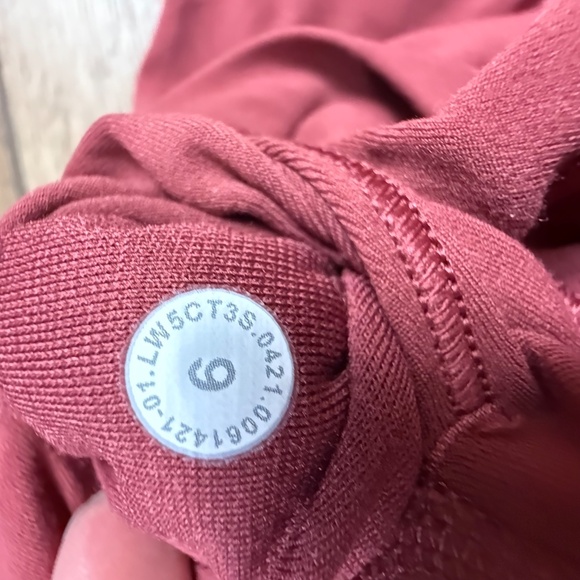 Lululemon Women's High-Rise Align Leggings, Red Merlot Size 6, Athletic, Fall - Picture 7 of 7